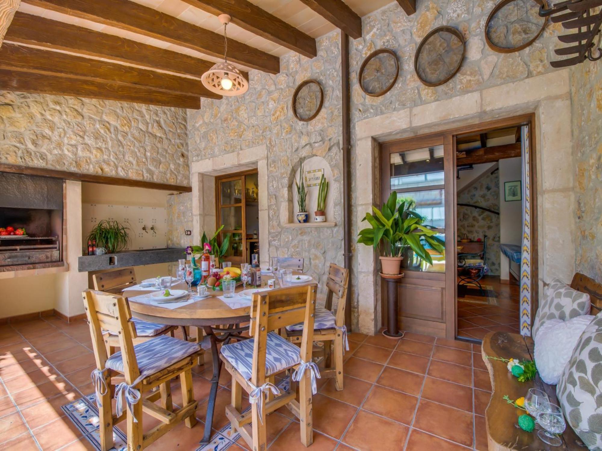 Ferienhaus Home, Short Drive From