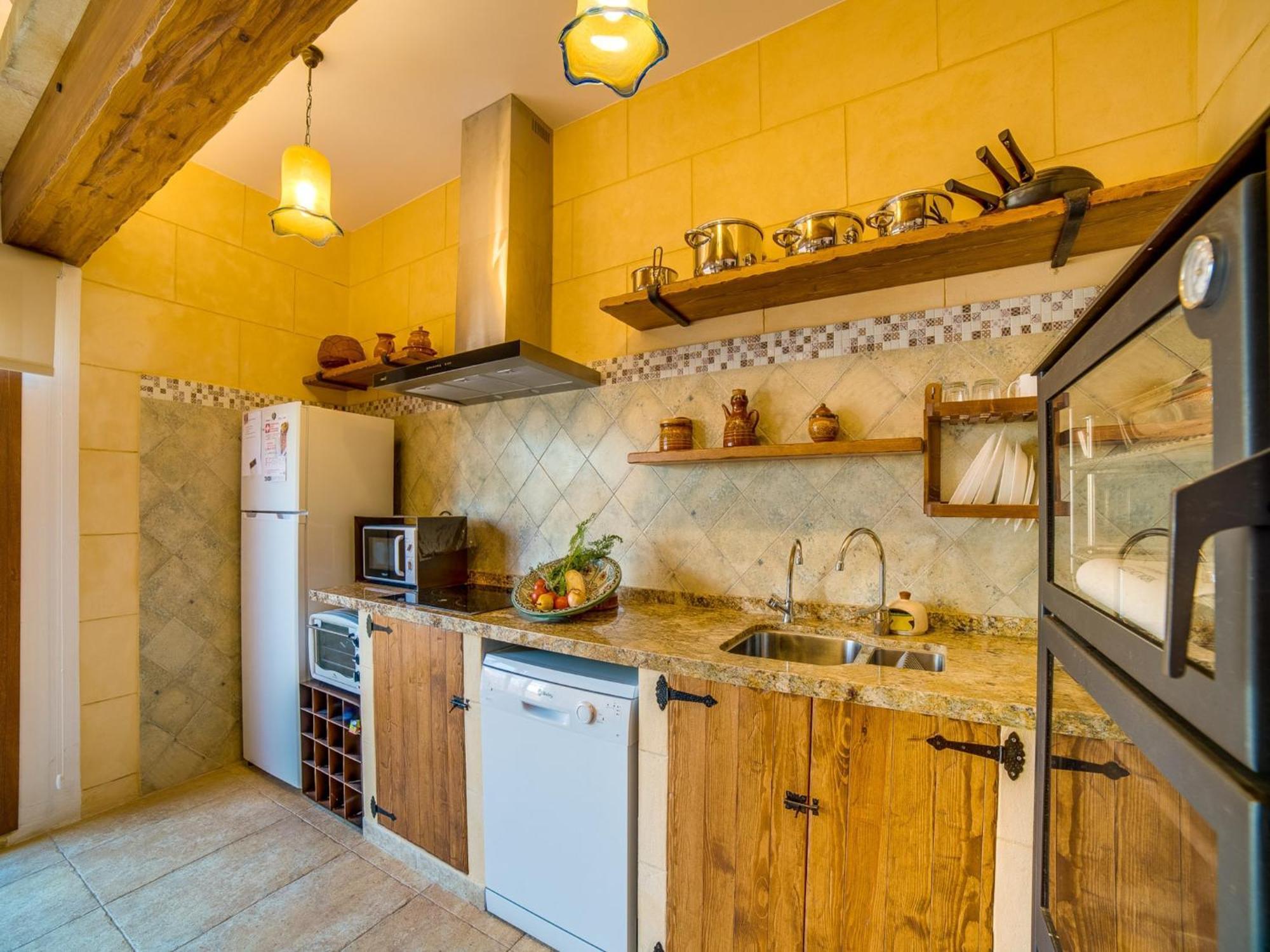 Ferienhaus Home, Short Drive From