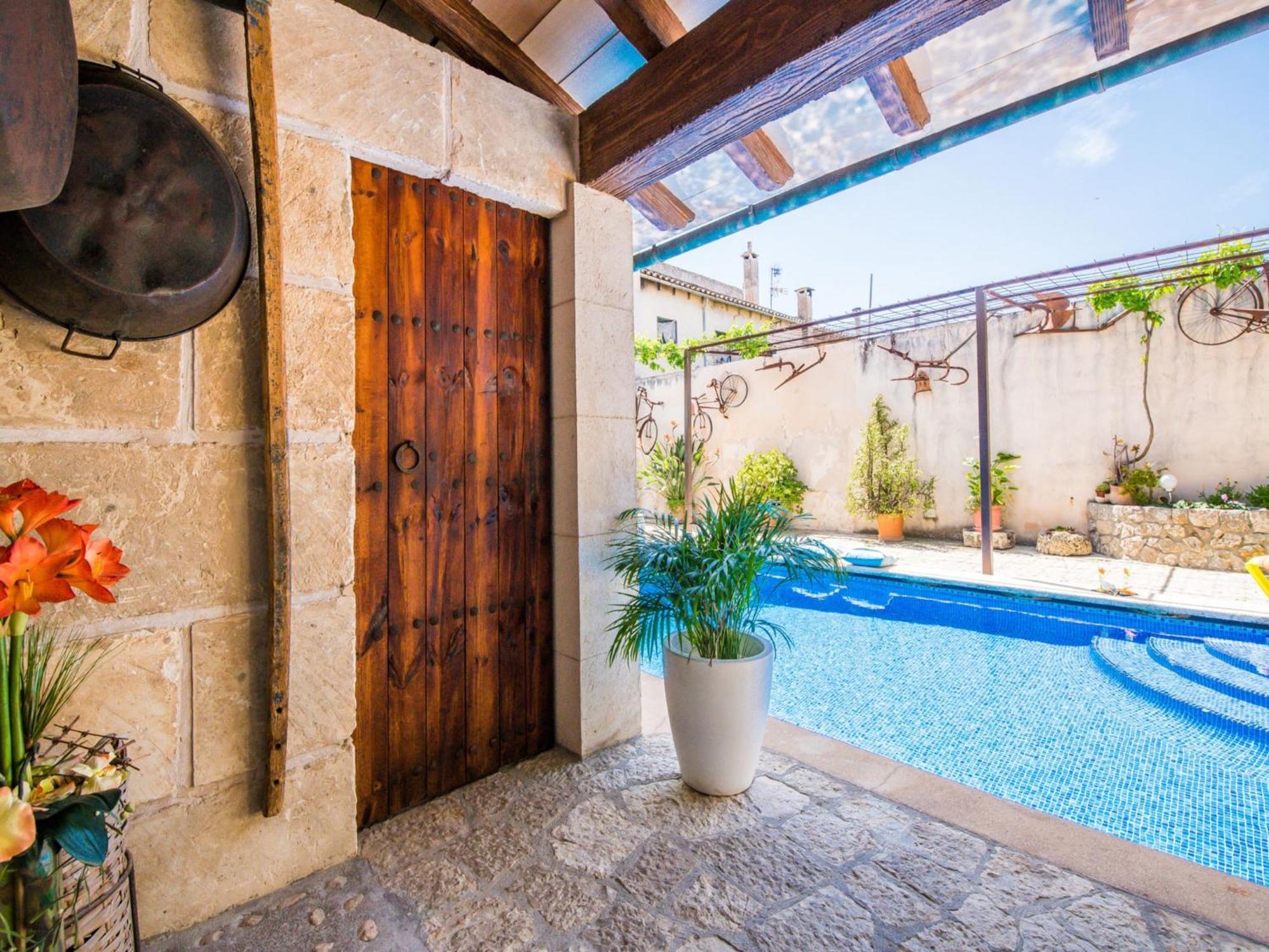 Ferienhaus Home, Short Drive From